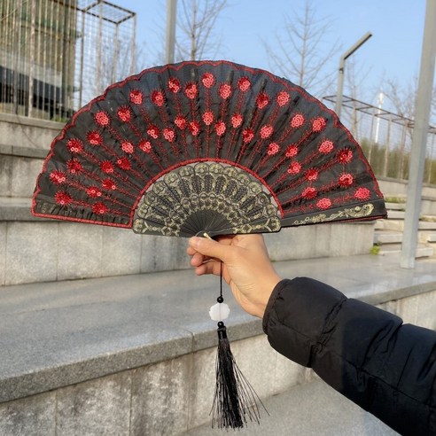 공작 깃털 선물 접는 팬 블랙 로드 스퀸 팬 자수 팬 춤 접는 팬 윙 천 팬, 빨간색 자수 된 스킨 접는 팬