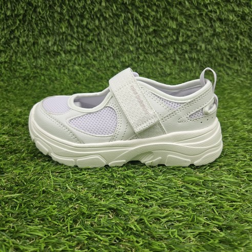 사랑스러운 디자인과 편안함으로 아이의 여름을 완성하는 뉴발란스 2202 키즈 메리제인 브리즈 샌들