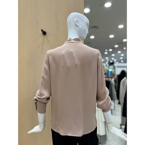세련되고 편안한 [케네스레이디] 리본 타이넥 솔리드 블라우스