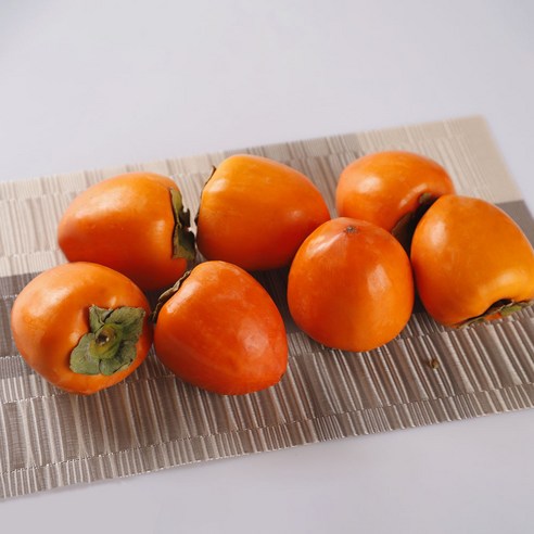 산지 직송 홍시 곶감용 떫은 대봉감 신선한 과일의 향연!