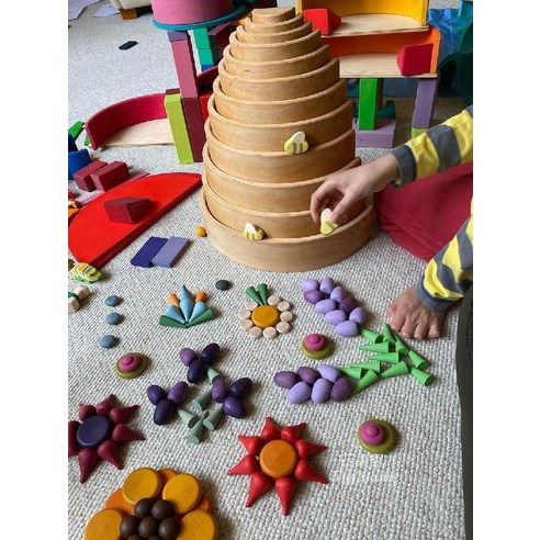 밤나무 레인보우 블록으로 펼쳐지는 아이의 무한한 상상력과 감각의 세계