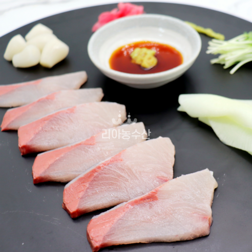 자연산 겨울 제철 활대방어, 고품질 손질 필렛과 초장세트 제공