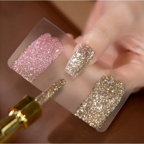 별빛을 담은 듯 영롱한 오로라 글리터, 쉽고 빠른 셀프 네일 완성!