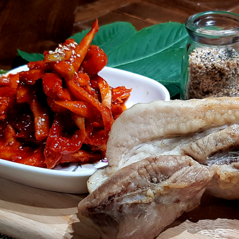 한촌보쌈무김치1kg 족발 김치의 맛과 품질은 최고!