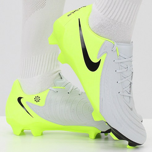 필드를 지배하는 날렵함, 나이키 축구화로 완성하는 궁극의 퍼포먼스 나이키축구화