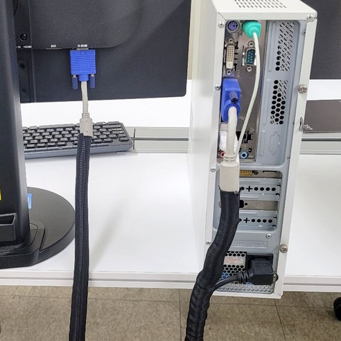 전선 정리에 혁명을 일으키는 매직케이블 정리 튜브