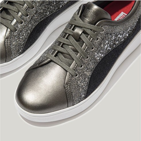 반짝이는 편안함, 핏플랍 옴브레 글리터 경량 스니커즈의 매력 속으로 핏플랍스니커즈