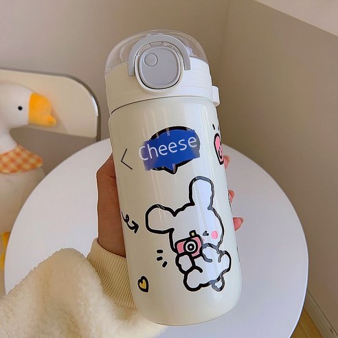 보온컵 여자 대용량 물컵 빨대 컵 사랑 배 컵 휴대용 삼계 만화 물컵, 백색, 720ml