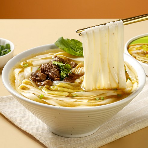 건강과 맛, 모두 잡은 깔끔한 매운맛 쌀국수