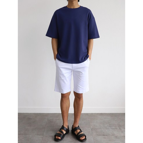 품질과 편안함의 조화: 더베이직샵 에센셜 베이직 티셔츠