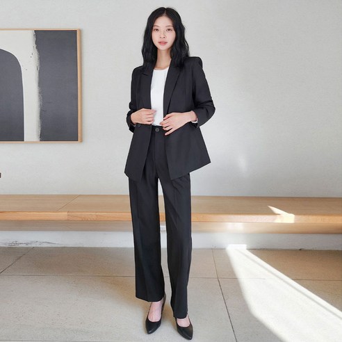 세련되고 전문적인 여성 정장을 위한 완벽한 솔루션