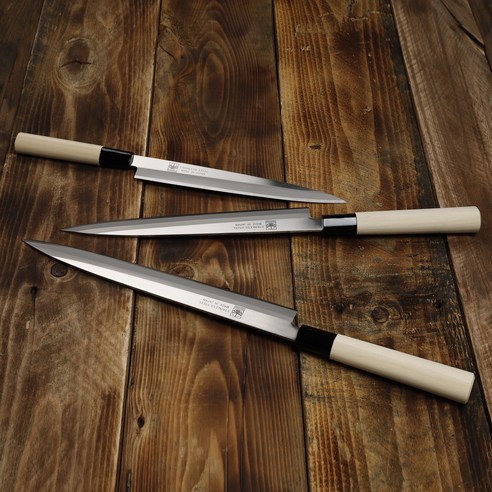 칼끝에 깃든 예술, 니켄 일월도 사시미칼로 미식의 깊이를 더하다.