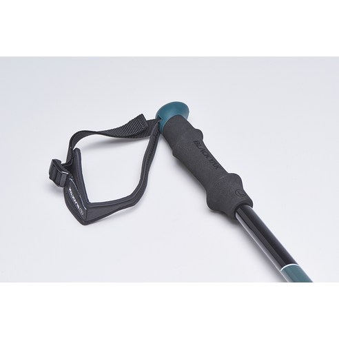 내구성, 편안함, 안정성을 갖춘 블랙야크 4단SET스틱C_120으로 험난한 지형도 자신 있게 탐험하세요.