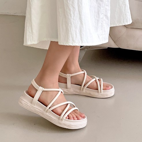 MS어패럴 통굽 샌들 발편한 스트랩 쿠션 샌들힐 5cm