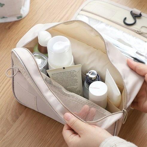 여행 중에 세면도구를 깔끔하고 위생적으로 보관해주는 필수품