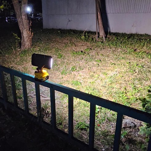 WIZ DM-3306: 디월트 배터리 호환으로 어둠을 밝히는 고휘도 LED 작업등