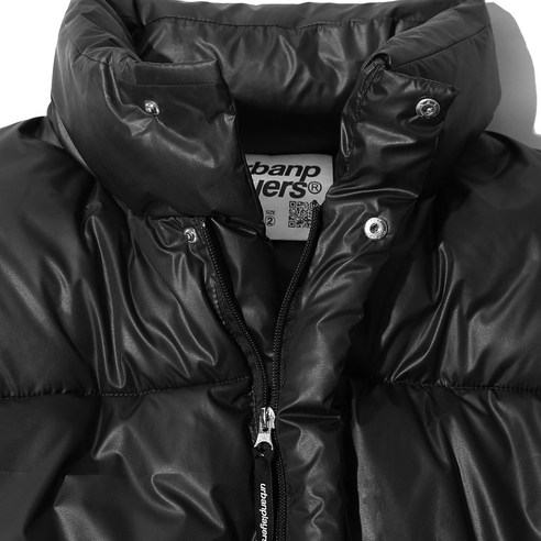 부머 그로시 투포켓 패딩은 저렴한 가격과 다양한 색상으로 보온성과 사용성을 갖춘 제품입니다.