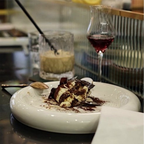 당신의 식탁을 빛낼 감각적인 선택