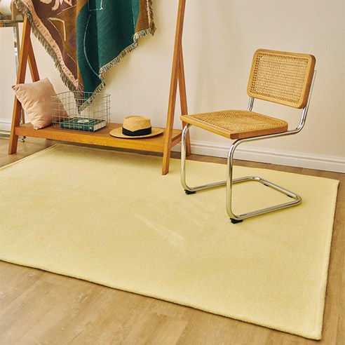 햇살처럼 눈부신 옐로우, 사계절 내내 포근함을 선사하는 매직크린 러그
