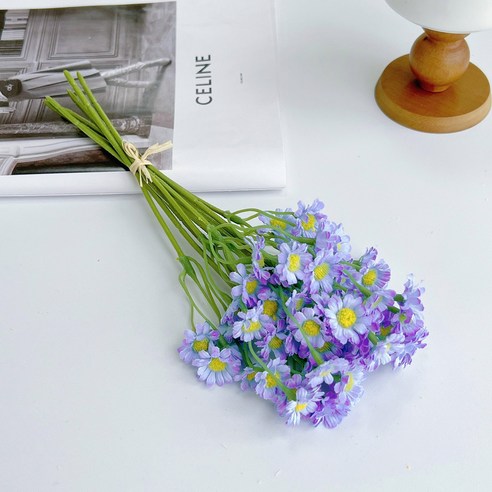 마음을 달래는 캐모마일 꽃다발로 따뜻함과 편안함을 선사하세요.
