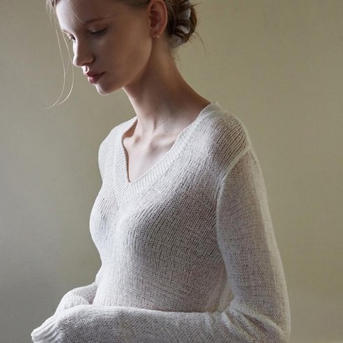 YAN13 LONG SLEEVE V NECK KNIT IVORY