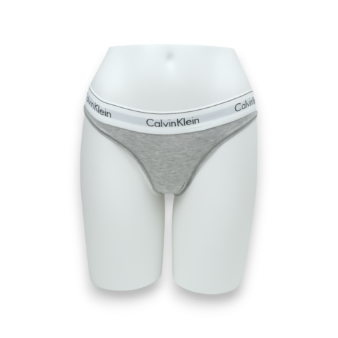 인생샷, 이제 속옷 걱정 없이! 캘빈클라인 티팬티로 자신감을 더하세요.