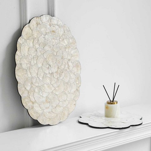 섬세한 아름다움이 식탁에 내려앉다: 자개 테이블매트 트레이