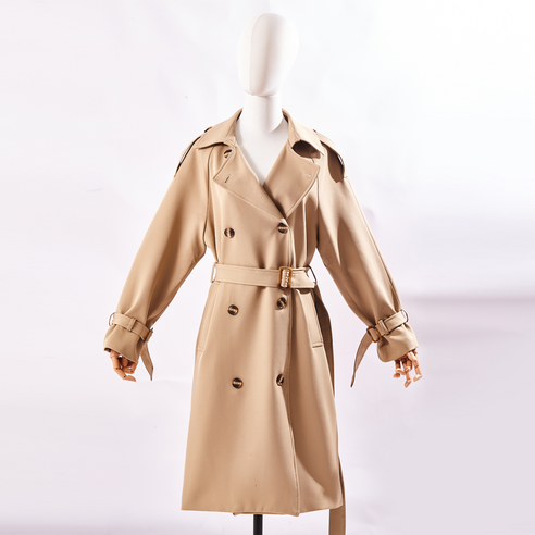 세련되고 기능적인 간절기 트렌치코트