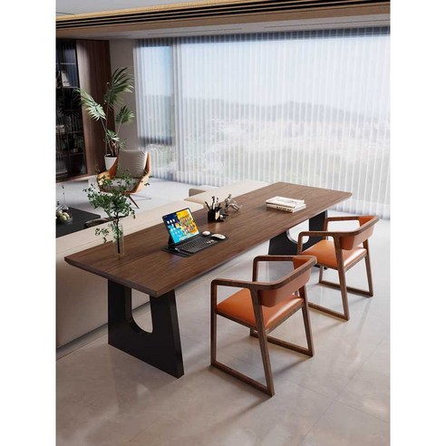 공간 활용과 스타일을 동시에, 보컨셉 다이닝 테이블