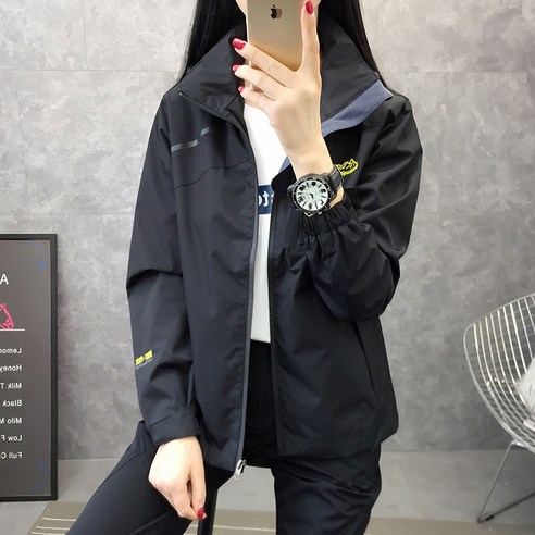 현대적 우아함과 실용성을 갖춘 Modern Fashion의 여성 심플한 방풍 방수 빅사이즈 자켓