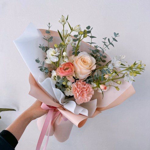 깔끔하고 다양한 용도의 꽃 포장지