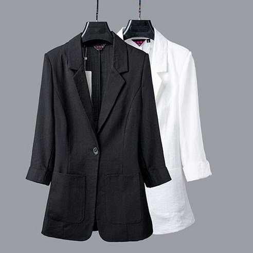 여름에 완벽한 편안하고 스타일리시한 린넨 자켓