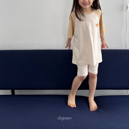 유아 남녀아동을 위한 세련되고 편안한 여름 필수품