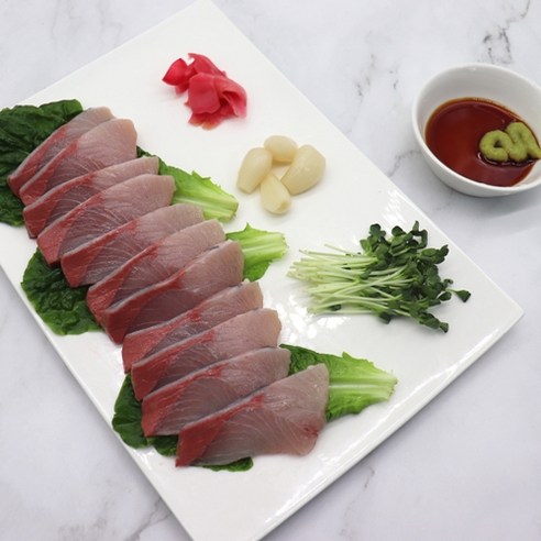 한번 먹으면 잊을 수 없는 자연산 제철 방어의 맛!