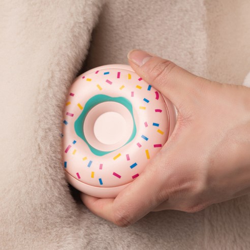 지클랜 Donut20은 휴대용 충전식 손난로로, 온도조절 기능과 2200mAh의 큰 용량을 제공합니다.