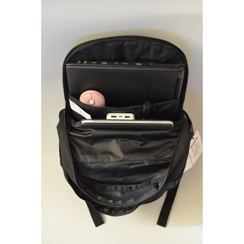 스타일과 실용성을 모두 갖춘 나이키 KD1213 백팩으로 당신의 일상을 더욱 특별하게.