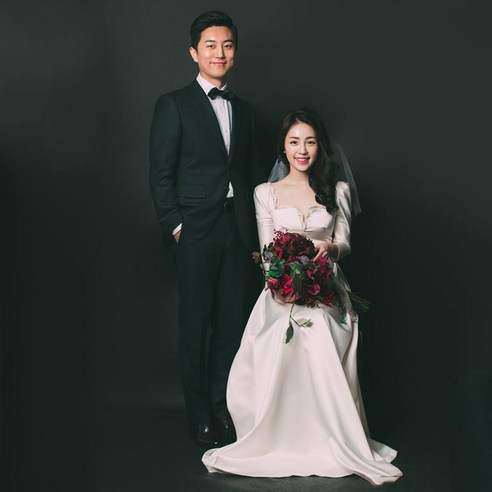 몸집이 작은 신부를 위한 우아한 레트로 프렌치 라이트 웨딩드레스