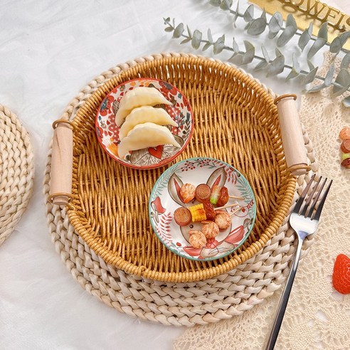 사랑스러운 디자인과 실용성을 겸비한 행복 충전 식탁세트