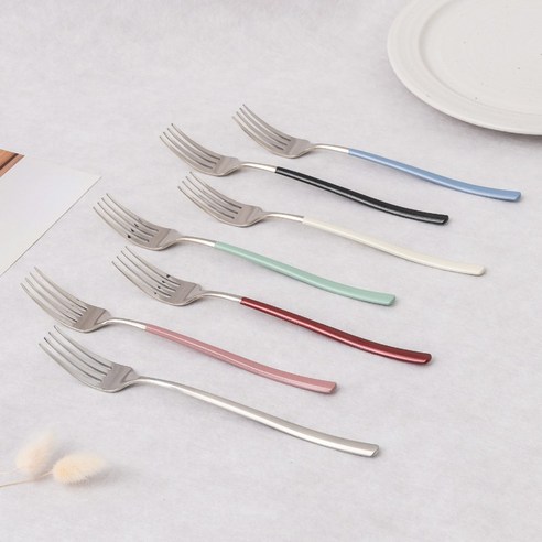 식탁에 깃드는 청량한 사랑의 속삭임, 브리앙뜨 펄인러브 포크