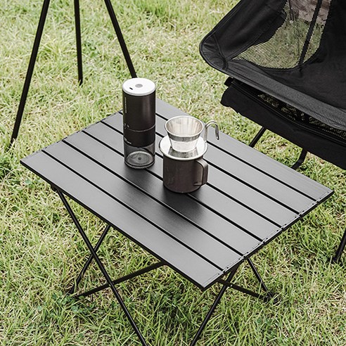 편리한 캠핑 테이블, 경량한 알루미늄 재질, 다양한 용도로 사용 가능