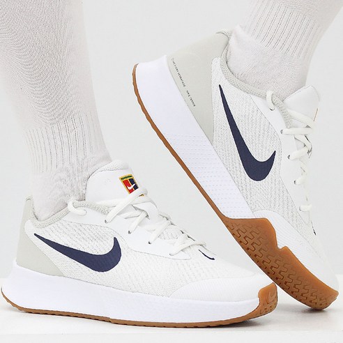 코트 위를 수놓는 우아한 발걸음, 나이키 여성 테니스화의 매력 탐구 여성테니스화