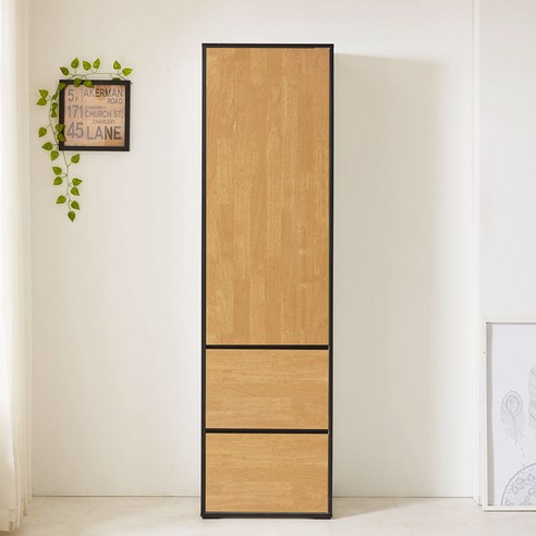 현대적이고 넉넉한 저장 공간을 갖춘 소미 키큰 500 서랍 수납장은 주방과 홈카페에 스타일과 기능을 더합니다.