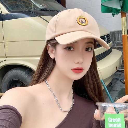자수 모자 패션 모자를 에워싸고 큰 머리 야구 모자다., 카키