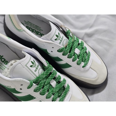 사계절 내내 다양한 활동에 활용 가능한 아디다스 Sambae 그린 초록 라인 운동화