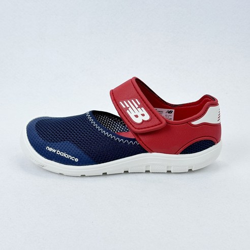 아이들의 발을 편안하고 안전하게 보호하는 뉴발란스 키즈 여름 아쿠아 슈즈