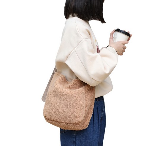 ANKRIC 수제가방 가을과 겨울의 간단한 어깨 가방 좋은 패션 양모 어머니 가방 마오 마오 슬렁 여성용 가방 한국판