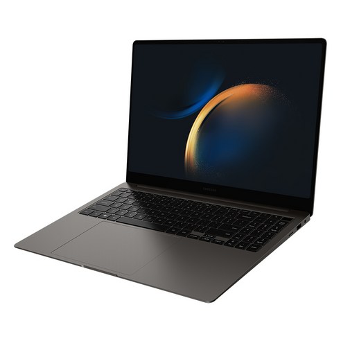 삼성전자 갤럭시북3 프로 NT960XFG-K71A는 최신 스펙과 성능을 자랑하는 16인치 노트북입니다.