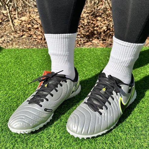 전설을 넘어선 새로운 발걸음, 나이키 레전드 10 아카데미 TF 티엠포