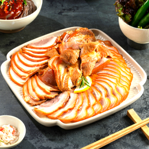 전통의 맛과 신선함을 담은 100% 국산 냉장 족발