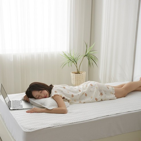 잠 못 이루는 열대야, 듀라룸 냉감 쿨매트로 시원하게 극복하세요 국산듀라룸쿨매트